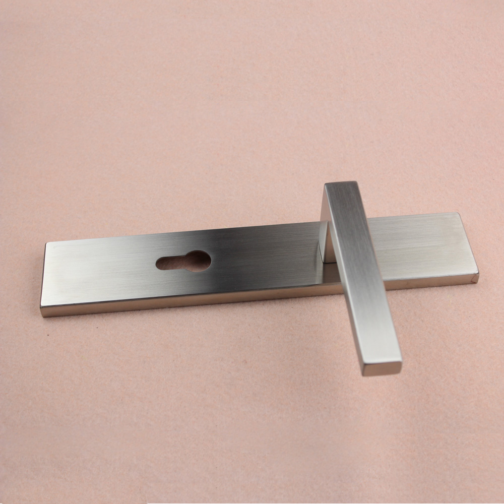 Effective Delivery Door Handleset with Lock Plate in Satin Nickel