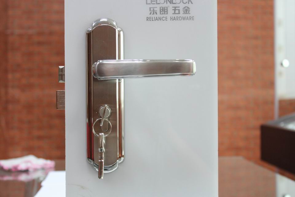 Luxury Hollow Stainless Steel Door Lock with Plate